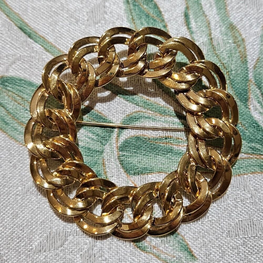 vintage cottagecore boho gold tone large chain link Monet brooch